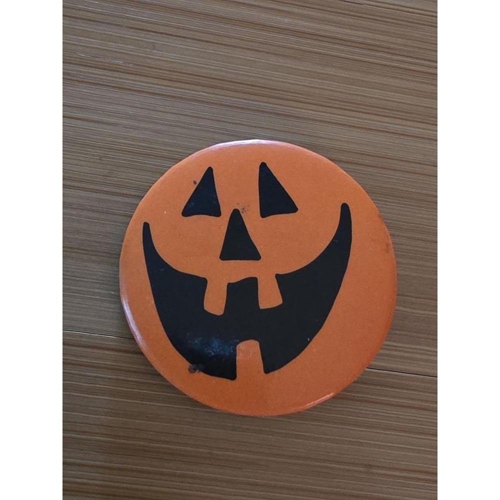 Halloween Jack O' Lantern-Hallmark Cards-Vintage Metal Button